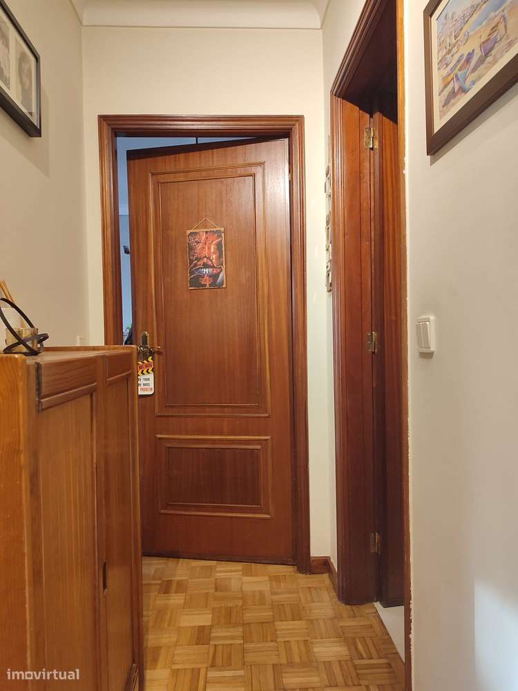 Bom T4 c/ terraço/varandas/nascente poente, a 5 minutos a pé do metro-34