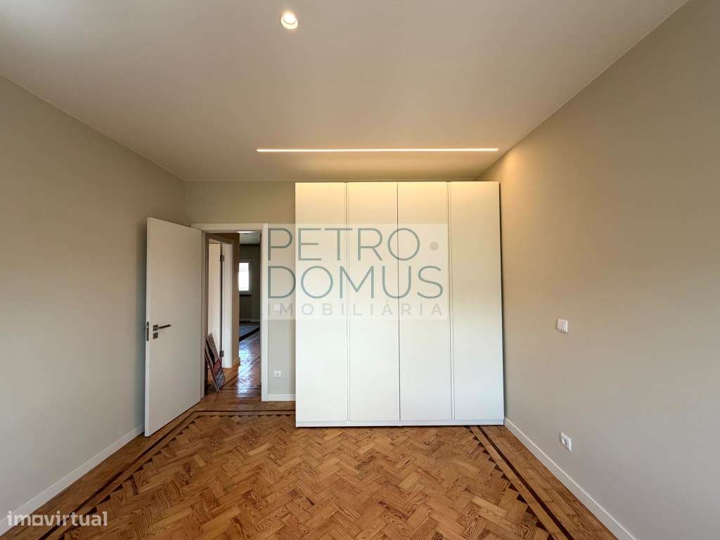 T2 TOTALMENTE REMODELADO EM CONDOMÍNIO COM PISCINA - PENHA DE FRANÇA-28