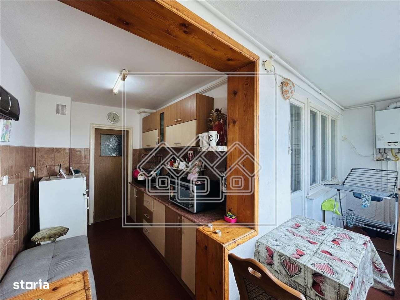 Ap cu 2 camere, balcon, etaj intermediar, Mihai Viteazu - Imagine principală: 2/14