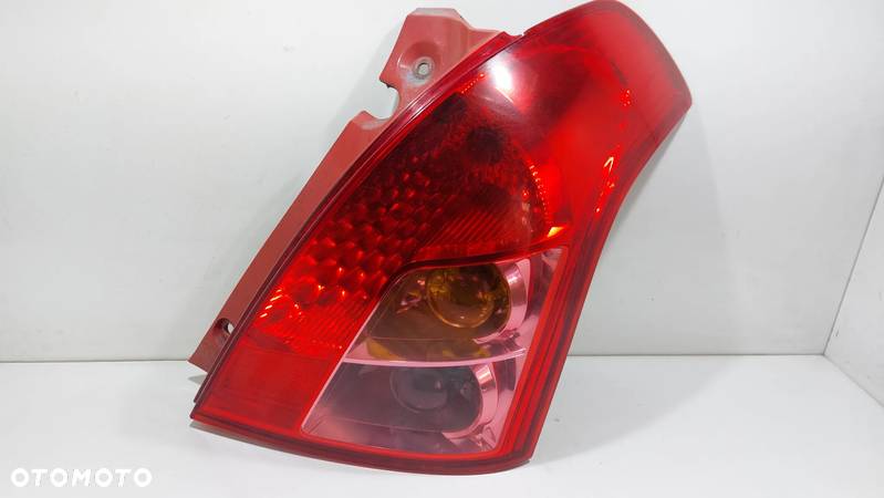 LAMPA TYL TYLNA PRAWA SUZUKI SWIFT MK6 3D LIFT SLASK WYSYLKA VAT - 1