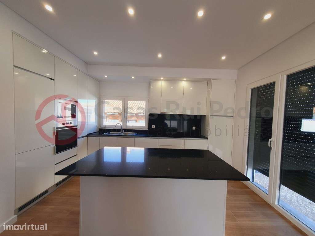 Moradia Térrea T3 Isolada com garagem - Grande imagem: 3/38