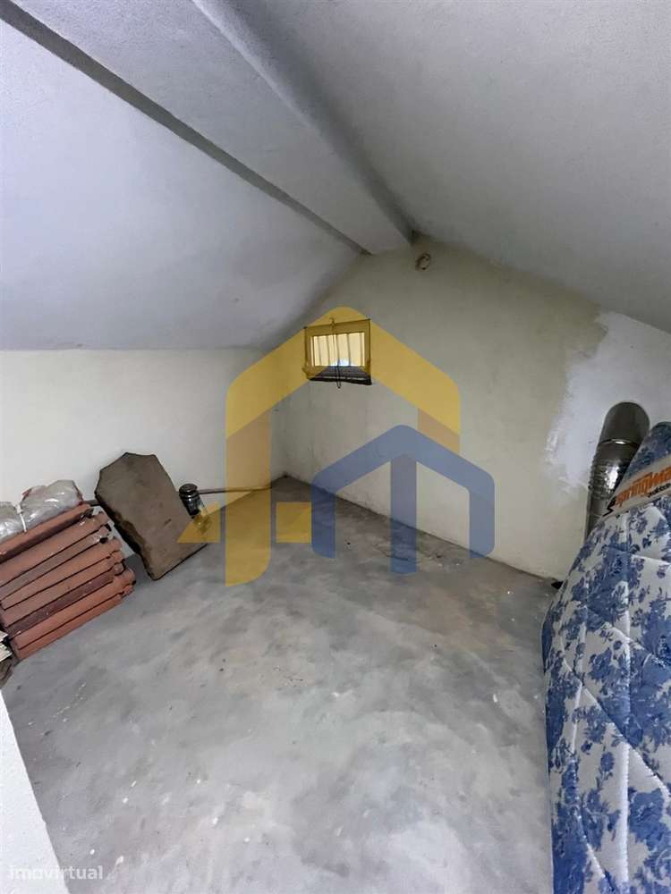 Apartamento T2+1 com Sotão Aproveitado , em Estremoz-11