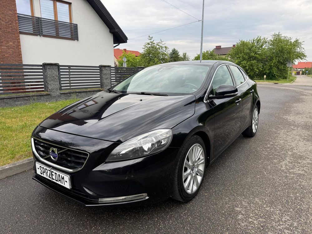 Volvo V40 II D2 Summum 2013