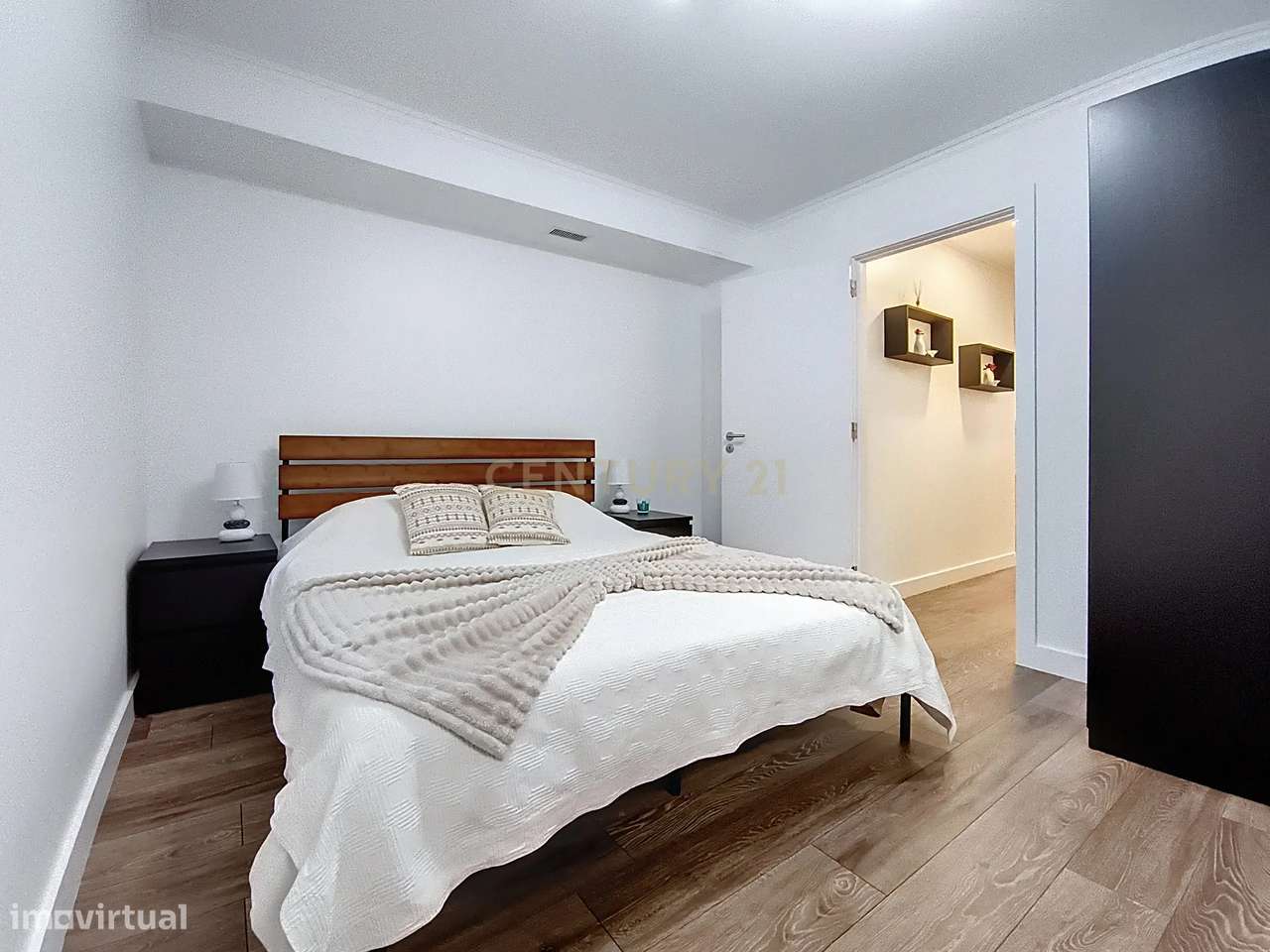 Moradia Moderna com Piscina + Apartamento Independente | Construção 20-54