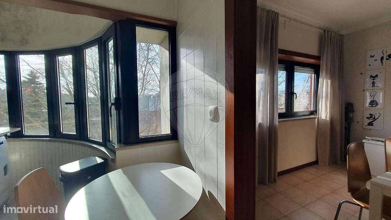 Apartamento T3 no Centro de Braga, junto á escola Alberto S. Paio - Grande imagem: 4/24