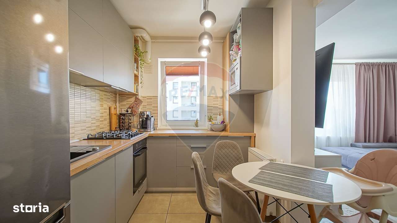 Apartament cu 2 camere și boxă de vânzare la Top City în Tractorul - Imagine principală: 3/19