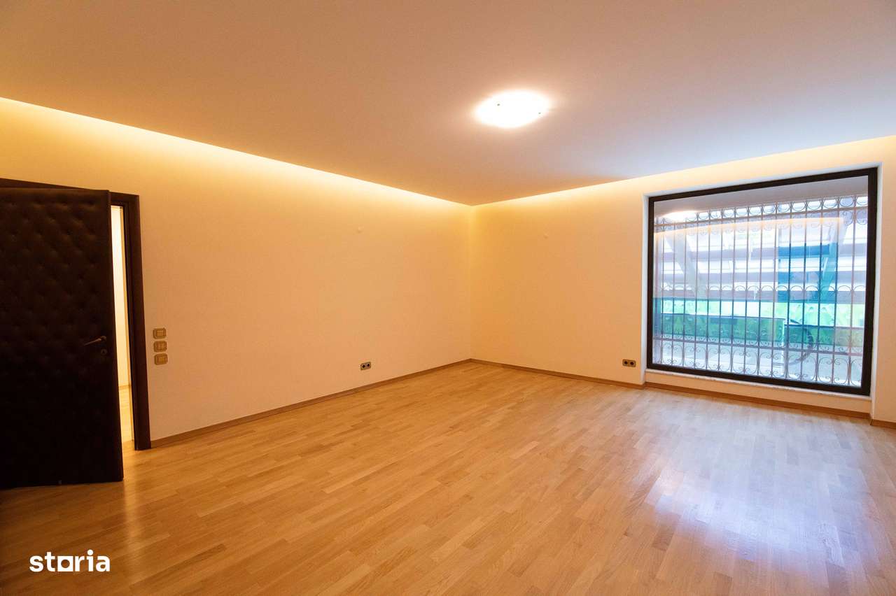 Vila cu piscina, 22 camere și consum ZERO, Baneasa – Romatsa - Imagine principală: 5/12