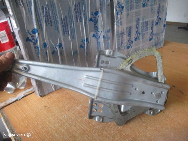 Elevador Sem Motor Elevsm1963 TOYOTA AVENSIS 2008 2.0D4D 126CV 5P CINZA TE - 2