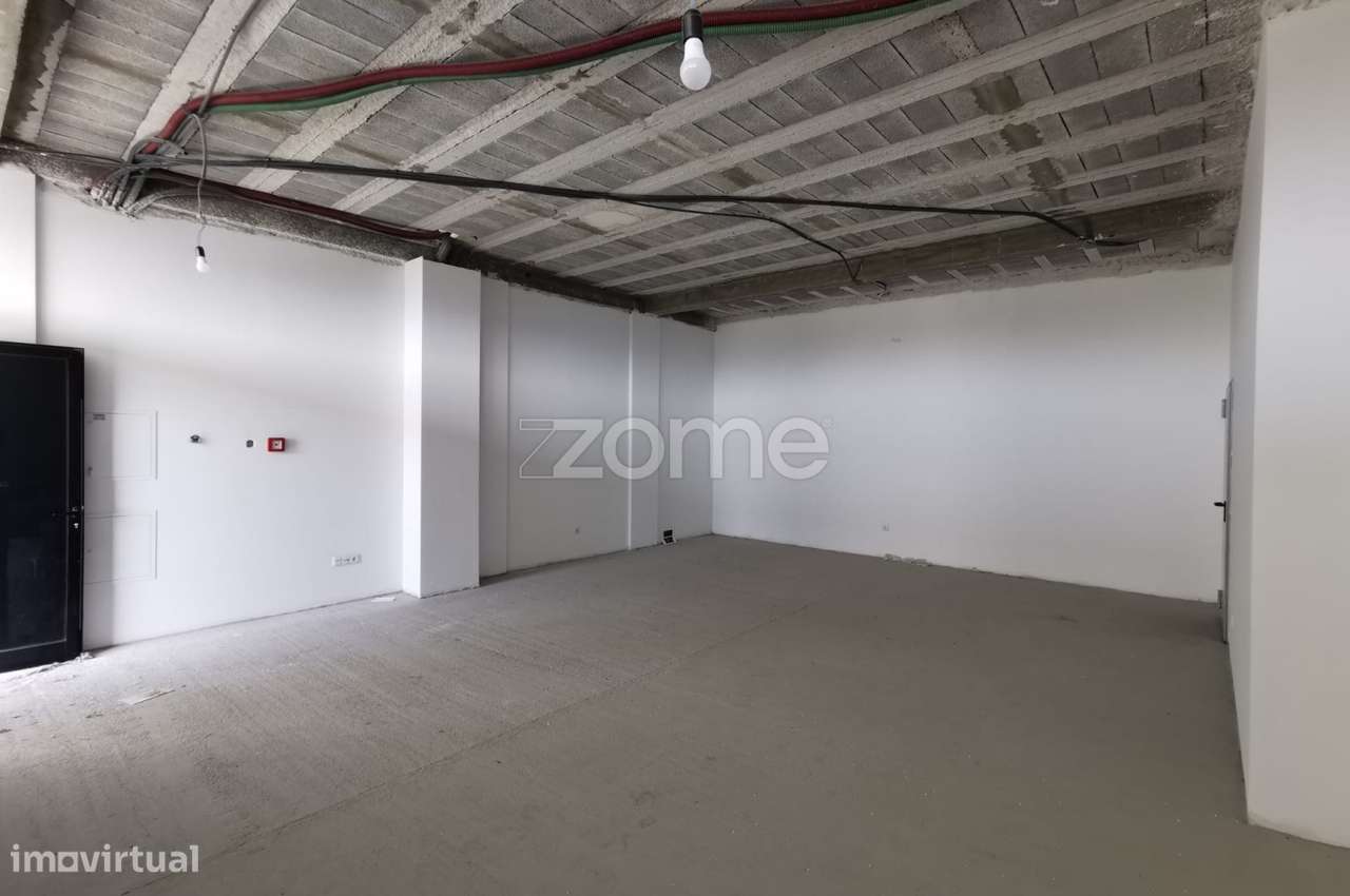 Loja com mezanino para Comércio e Serviços no Centro de Felgueiras - Grande imagem: 5/26