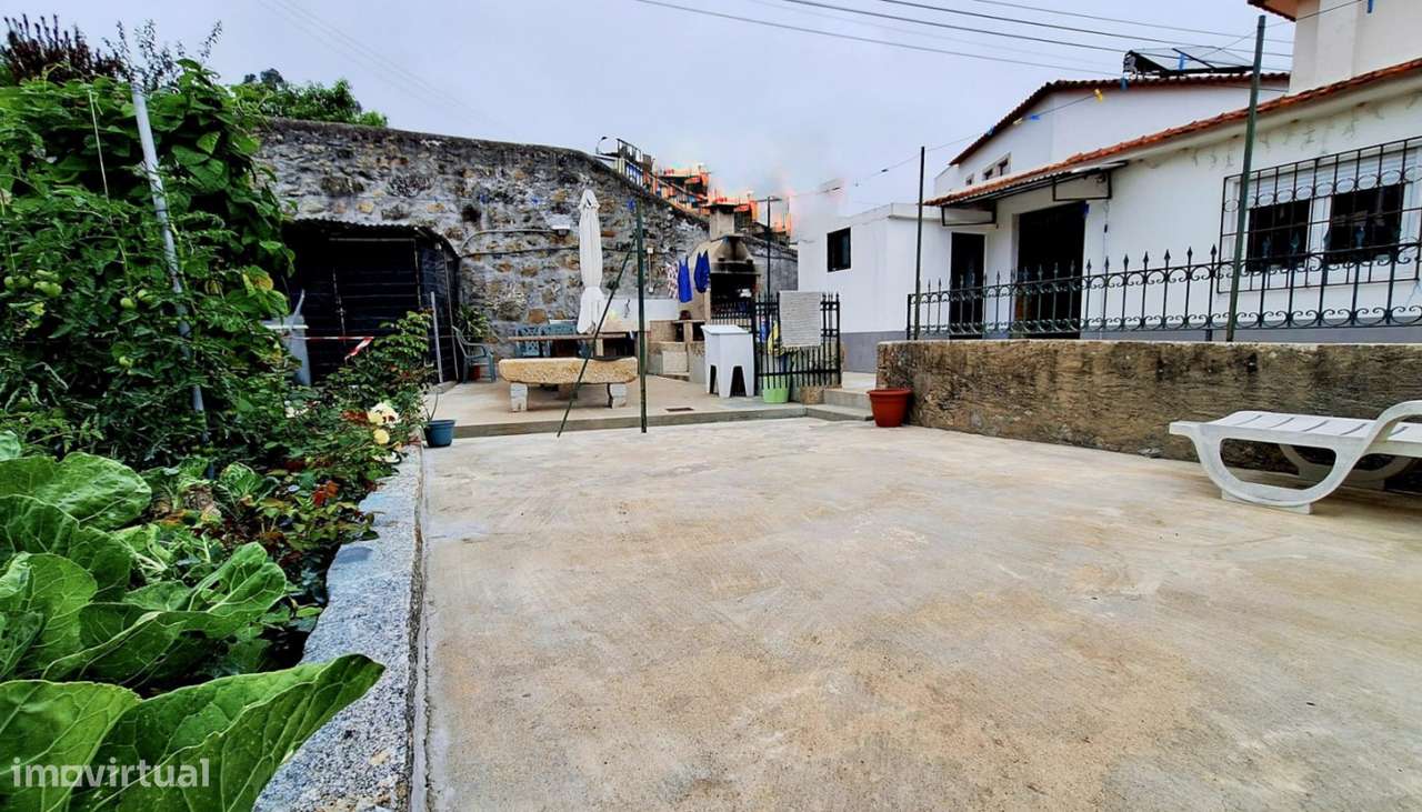 Venda de Moradia V3 com quintal e excelente espaço exterior em Tougue-16