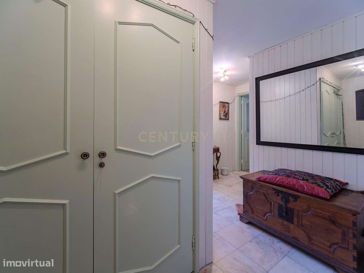 Apartamento T2 com terraço e lugar de garagem, ao Carvalhido - Porto - Grande imagem: 2/24