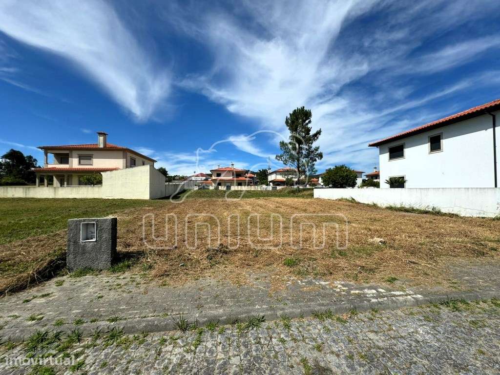 Lote com projeto aprovado - Grande imagem: 2/4