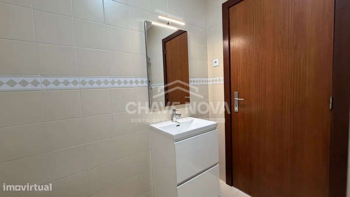 Apartamento T2 em Mafamude | Junto à Nova Linha do Metro Rubi-22