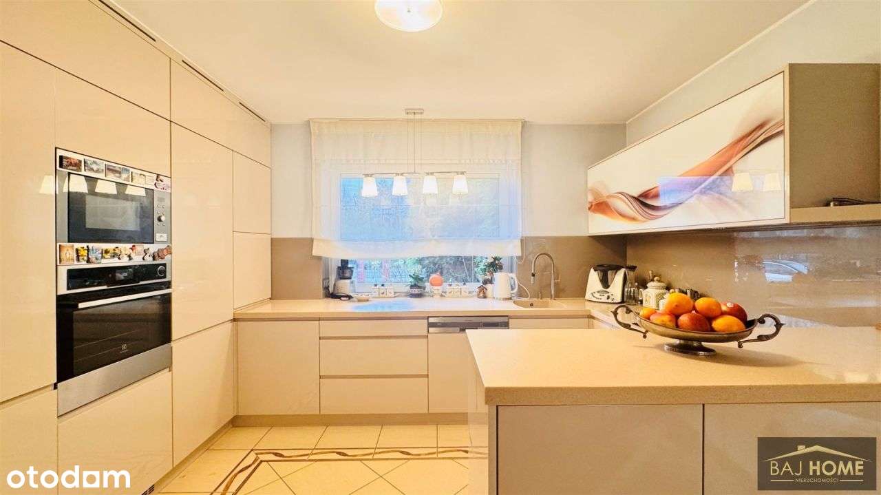 Wyjątkowa nieuchomość z domem w Mokrem k/G-dza-10