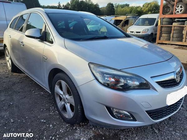 Interior complet Opel Astra J 2011 BREAK 1.7 DTI A17DTR - 2