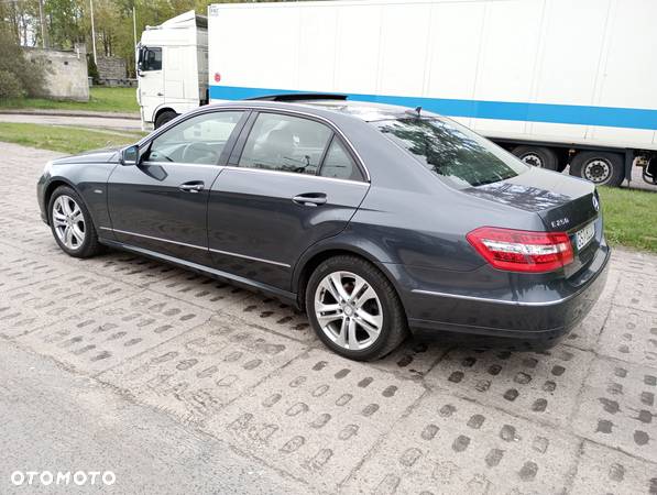 Mercedes-Benz Klasa E 250 CDI 7G-TRONIC Avantgarde - 4