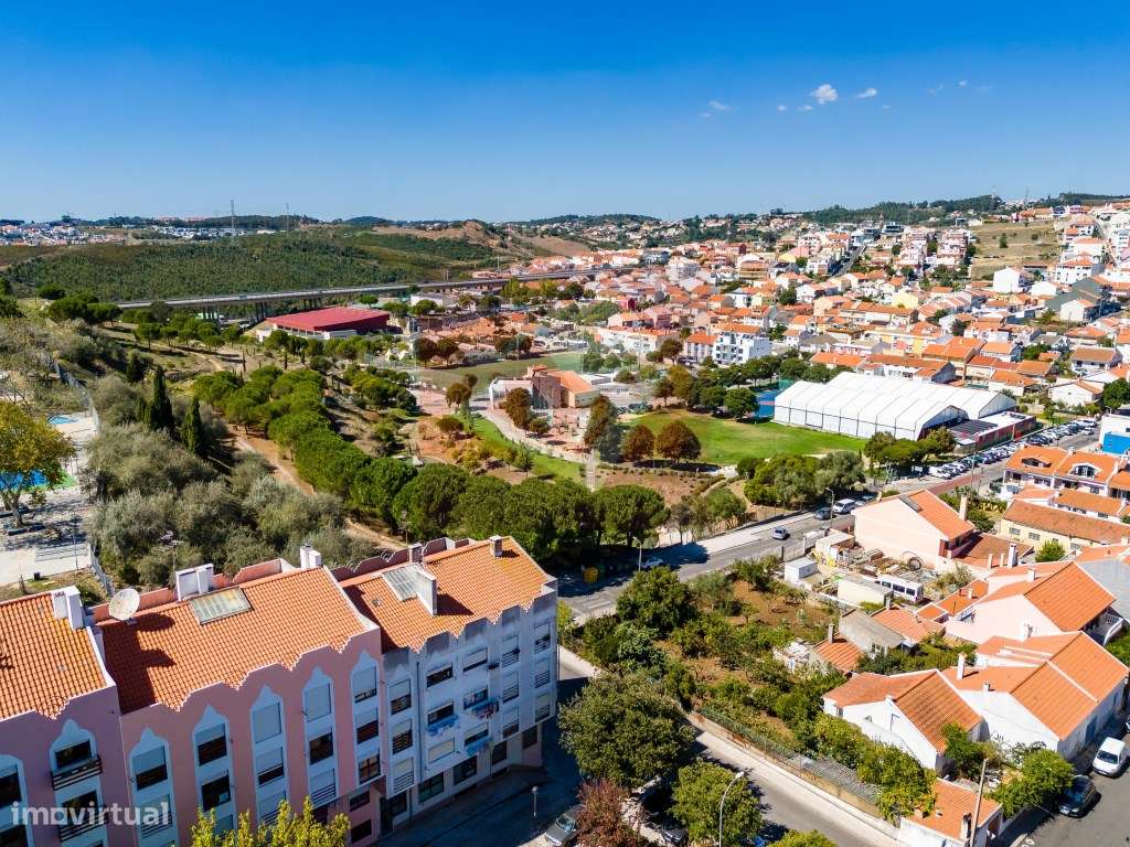 Apartamento T1+1 em Casal de Cambra-21