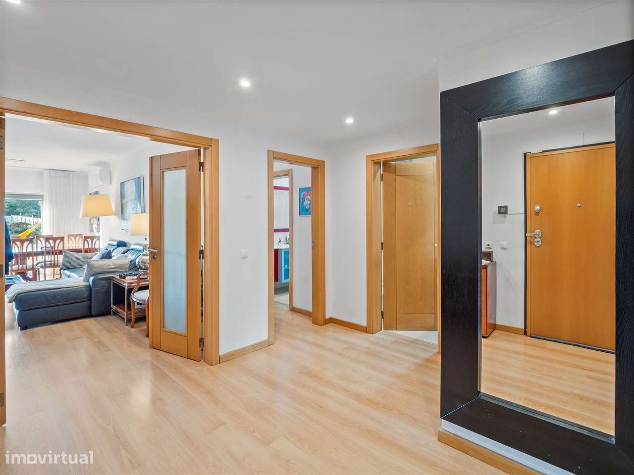 T2 em Condomínio Fechado com piscina - Grande imagem: 2/19