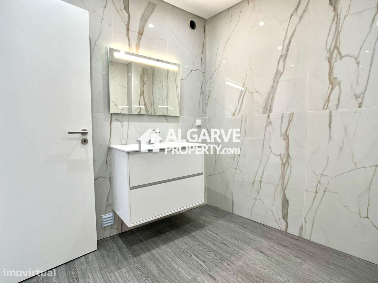 Apartamentos T3 em condomínio de arquitetura moderna com jardim perto-15