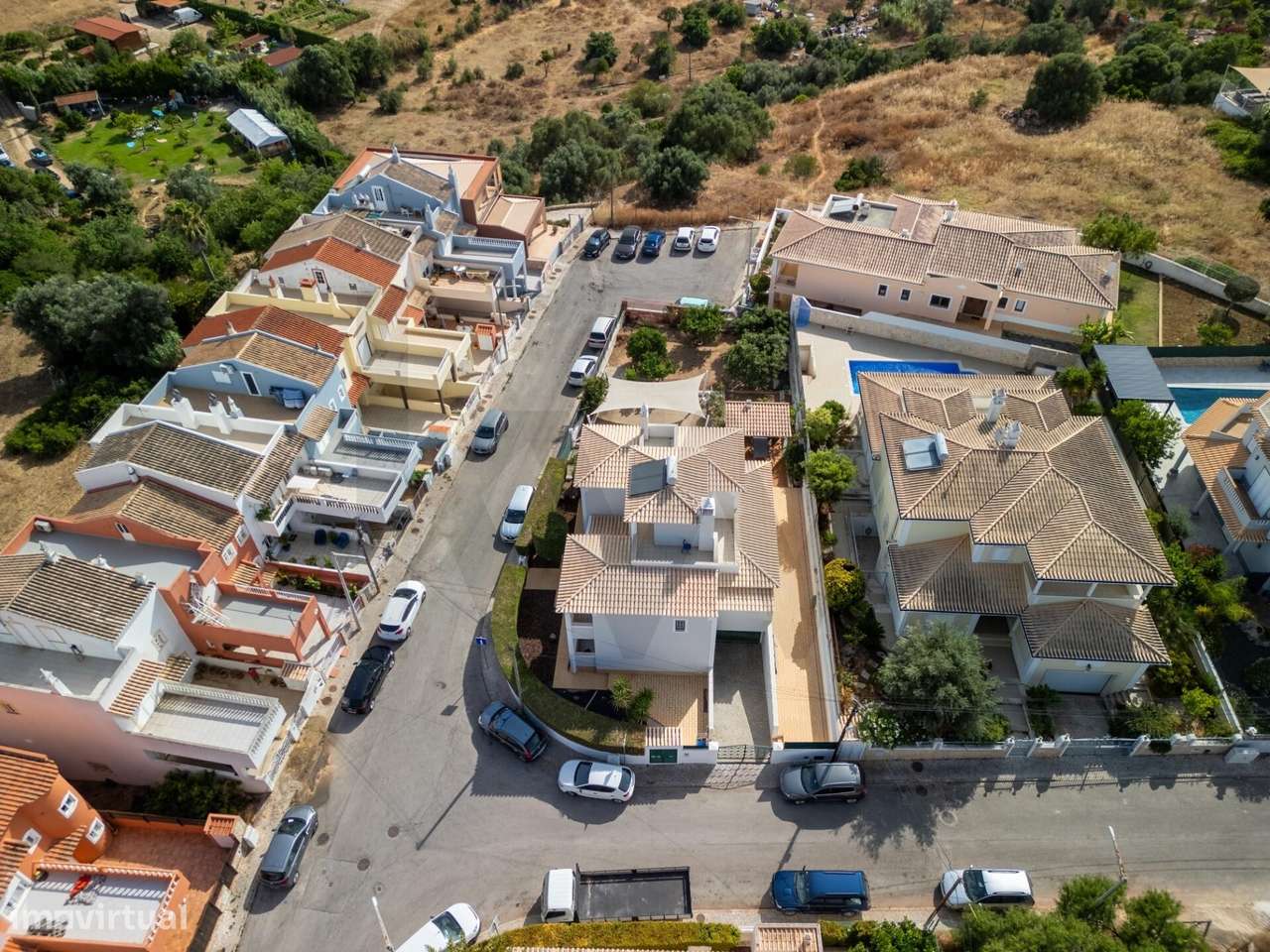 Exclusivo em Alvor: Moradia Isolada T5 com Máxima Privacidade e Confor-54