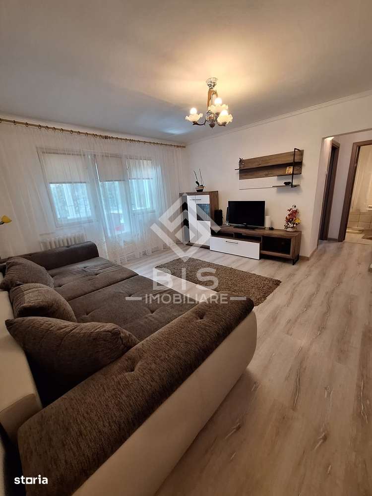 Apartament 3 camere, etaj 1/4, 70mp - Imagine principală: 4/9