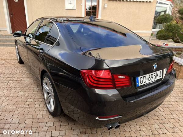 BMW Seria 5 525d xDrive - 11