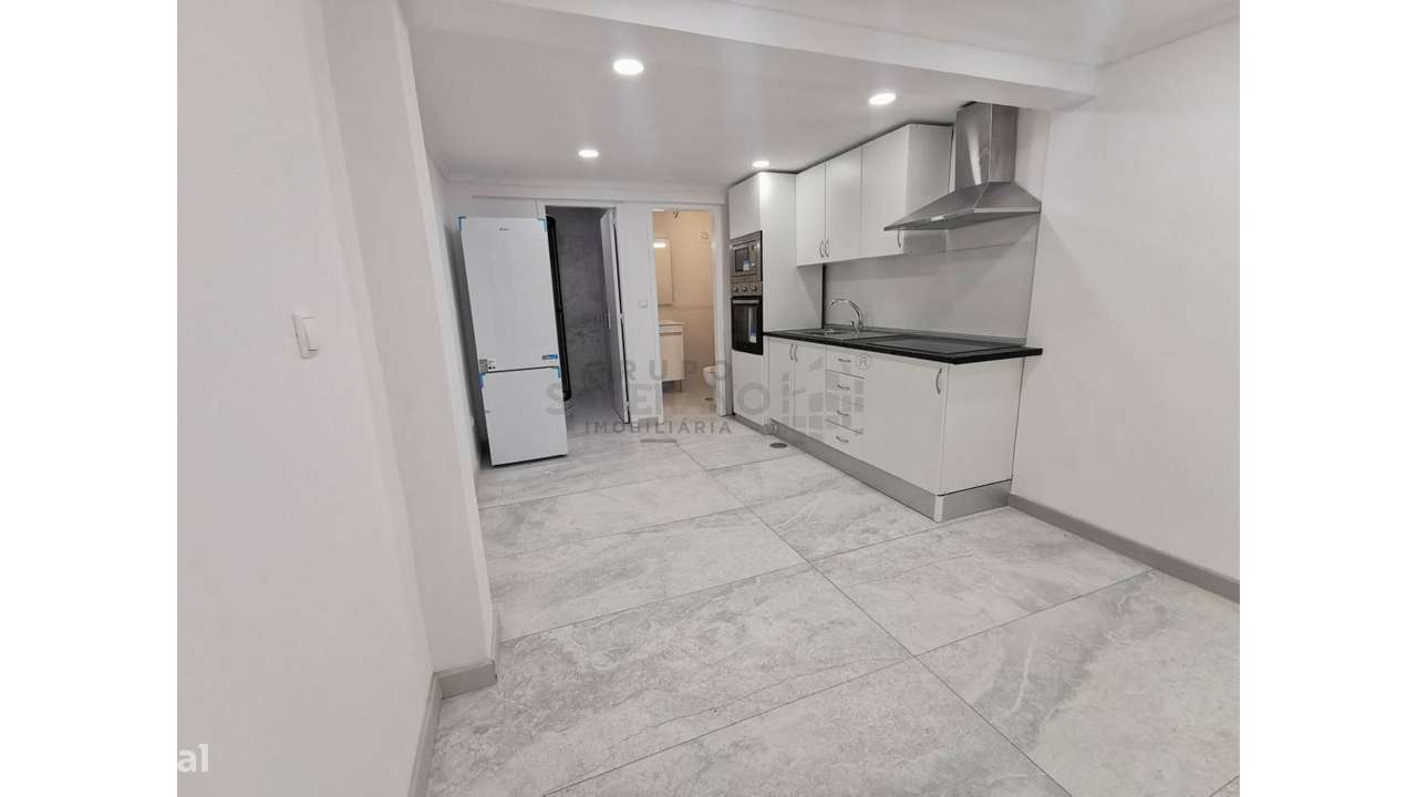 Apartamento T2 em Vale de Milhaços-0