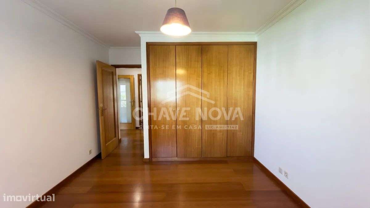 Apartamento T2 Mobilado c/ Lugar de Garagem em Oliveira do Douro-23