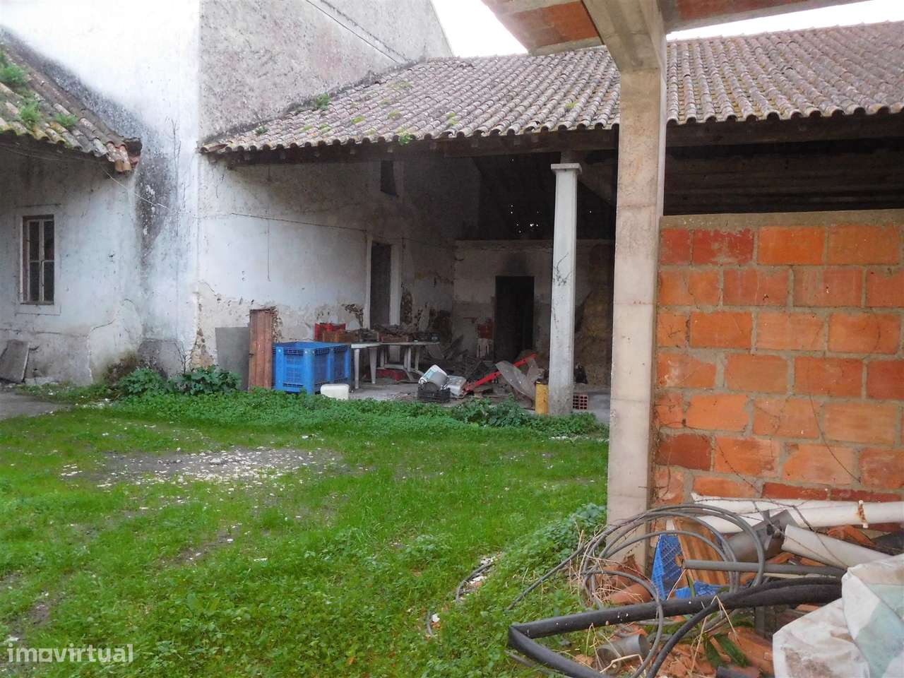 Quinta com Moradia T5 / Restaurar / Carvide / Leiria-10