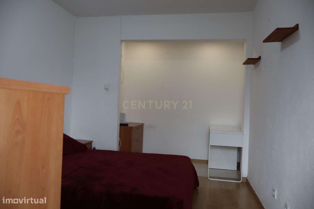 Apartamento T2+1 - Vale da Amoreira-10