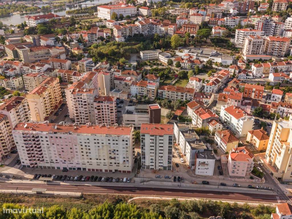 Apartamento T4 com Garagem | Rua Sanches da Gama, Coimbra-27