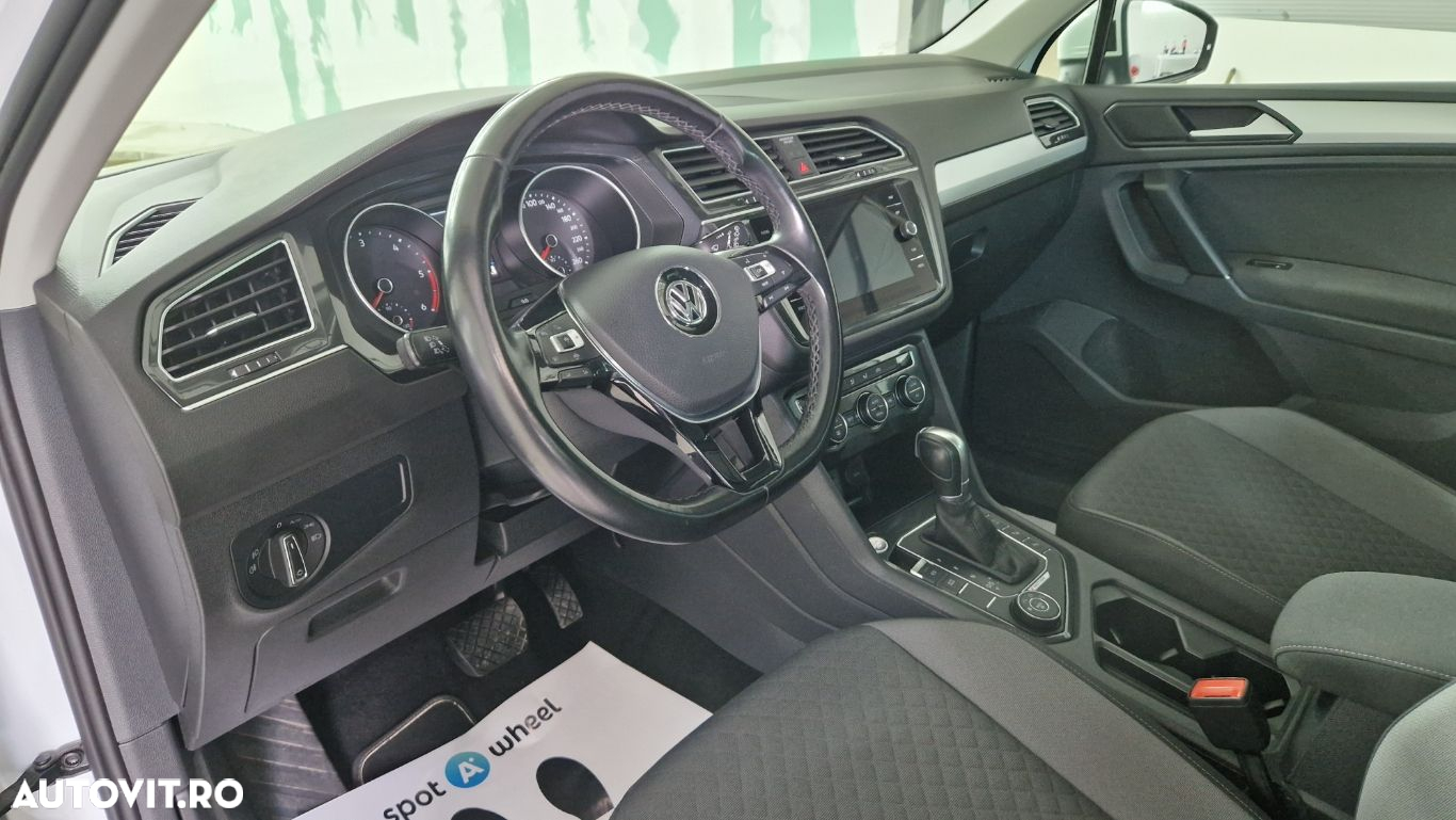 Volkswagen Tiguan - 12