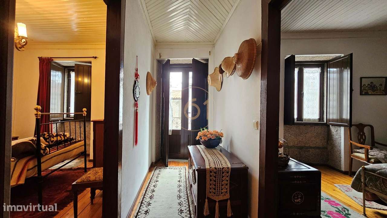 Duas Casas em Sendim - Miranda do Douro-16