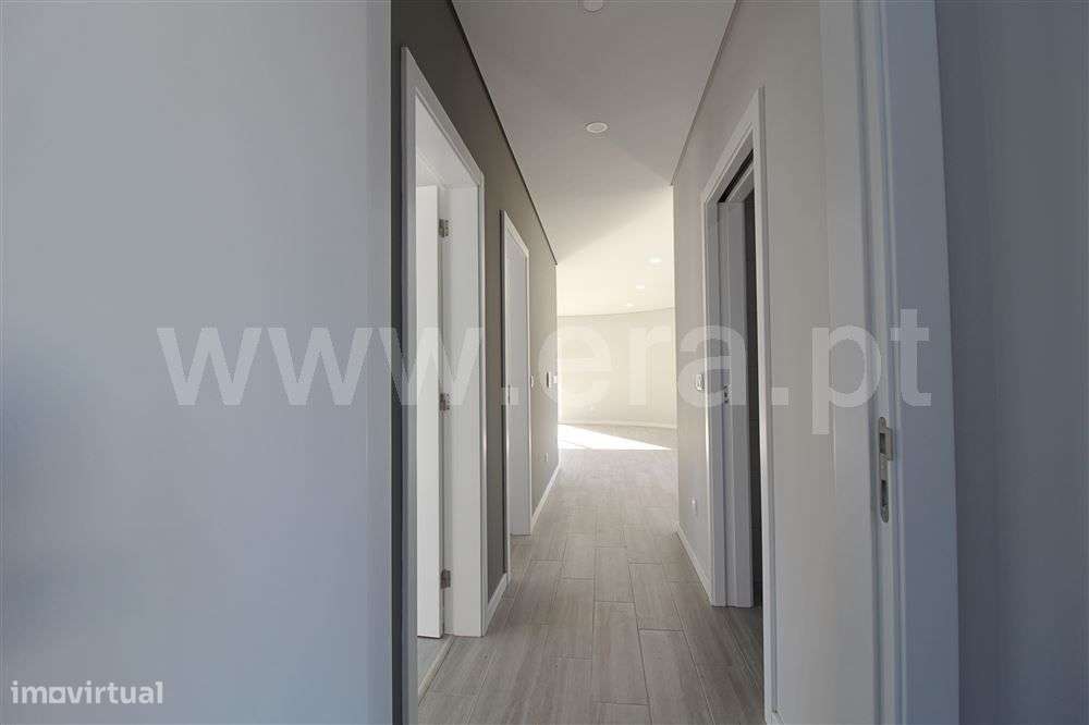 Moradia Isolada T4; Fernão Ferro - Grande imagem: 5/18