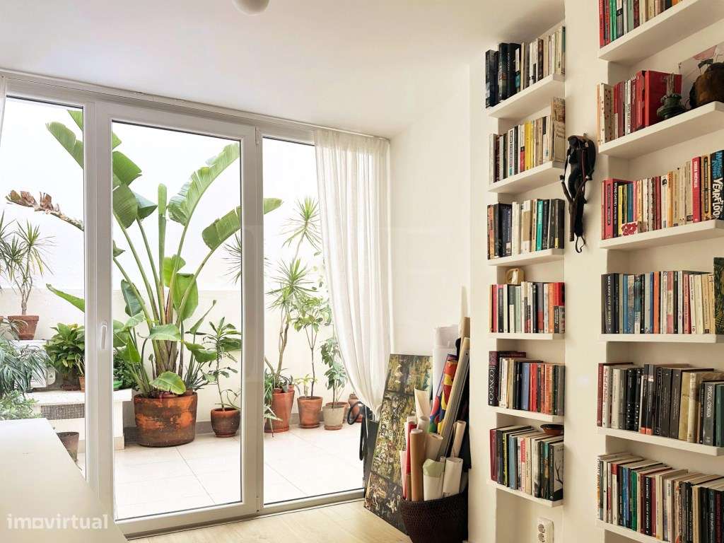 Apartamento T3 em Paço da Rainha / Campo Mártires da Pátria-16