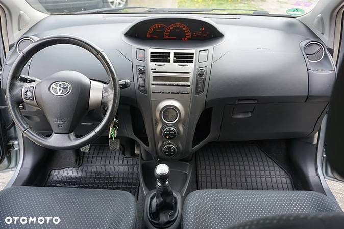 Toyota Yaris 1.33 Premium - 19