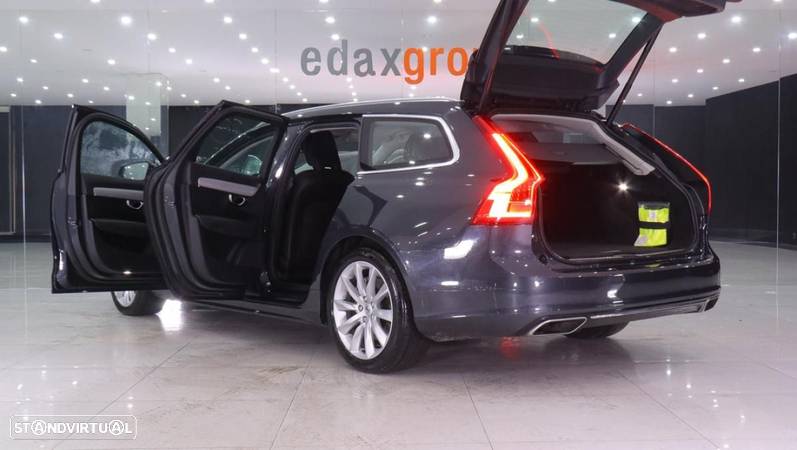 Volvo V90 2.0 T8 Momentum Plus AWD Geartronic - 5