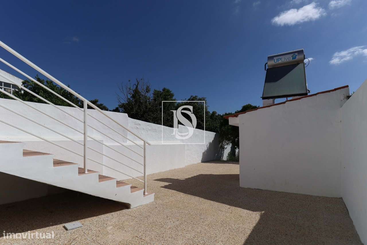 Moradia renovada  com quintal de 140m2 no centro de Lagoa-26