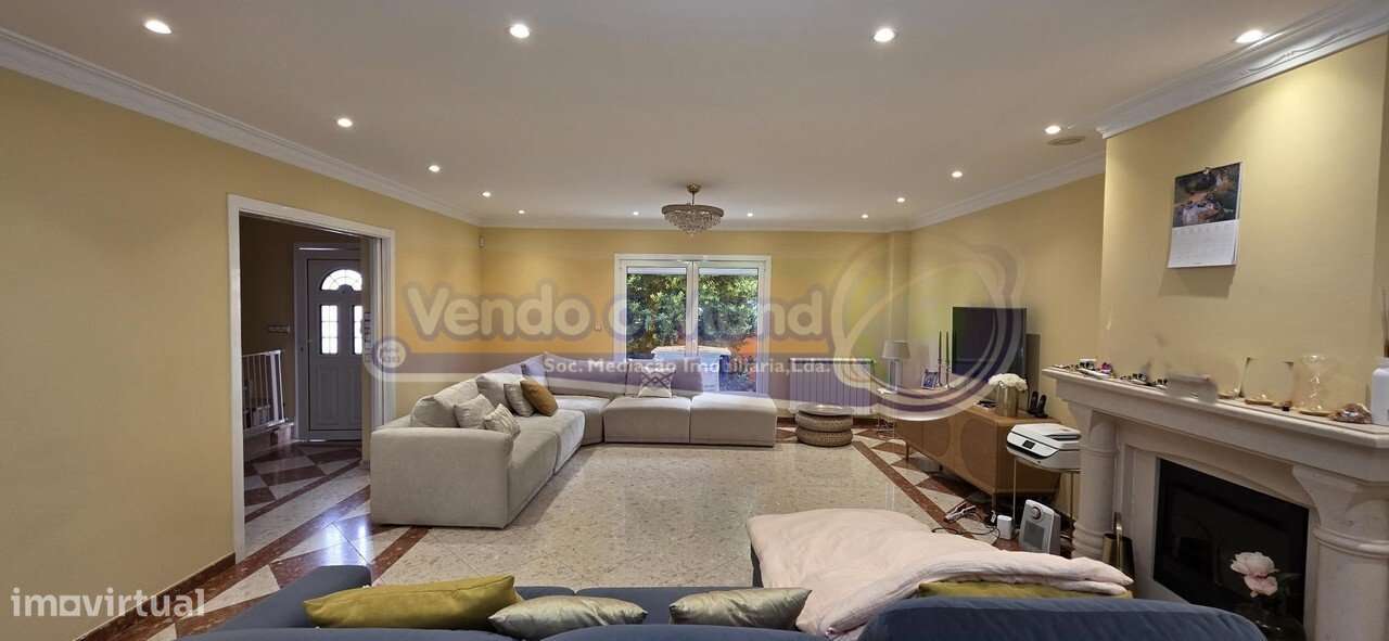 Moradia T5 em Santa Iria de Azoia (STI007) - Grande imagem: 4/44