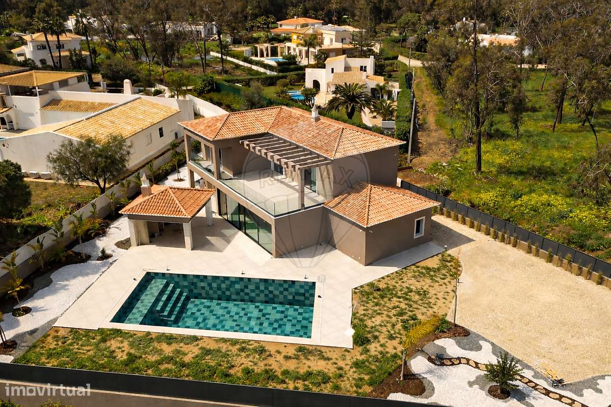 Moradia T4 para venda - Grande imagem: 2/18