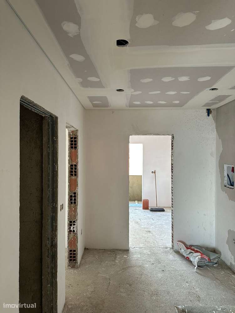 Moradia t3 geminada com 2 pisos na Quinta da Bonita Alhos Vedros-3