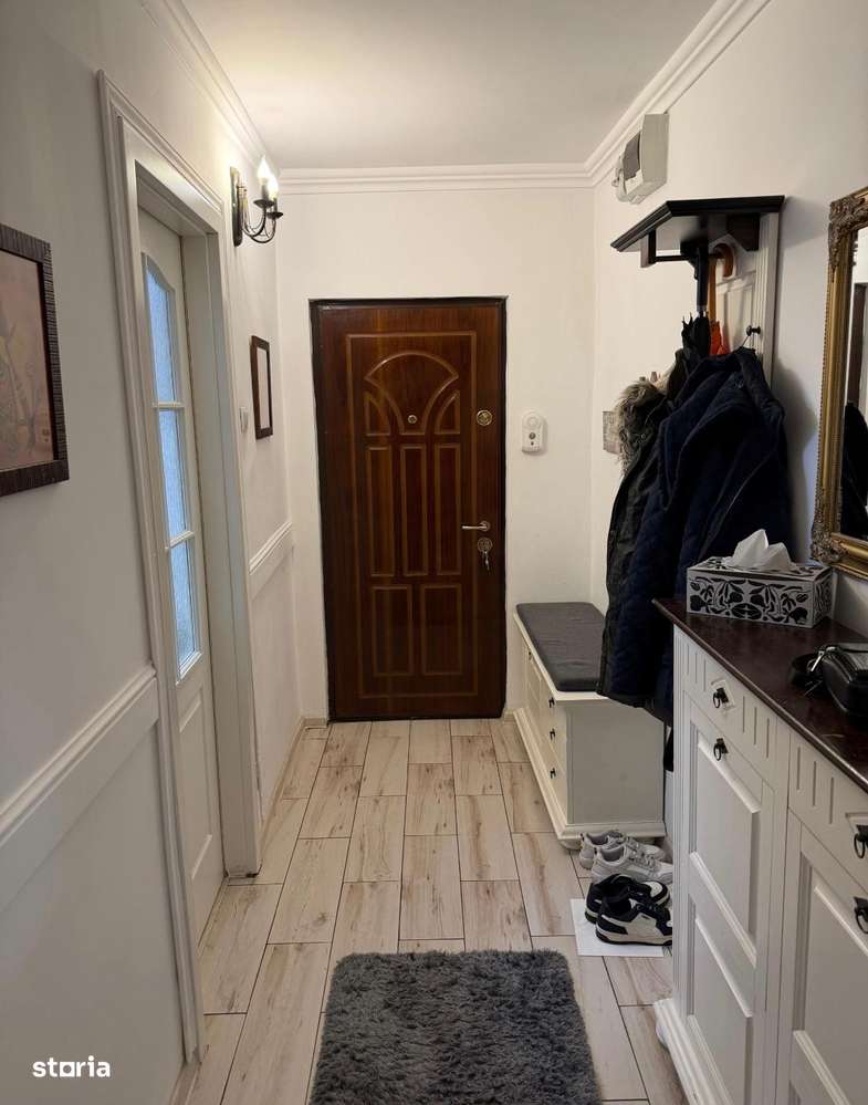 Apartament Cornitoiu p/4 cu balcon,centrala, mobilat - Imagine principală: 2/9