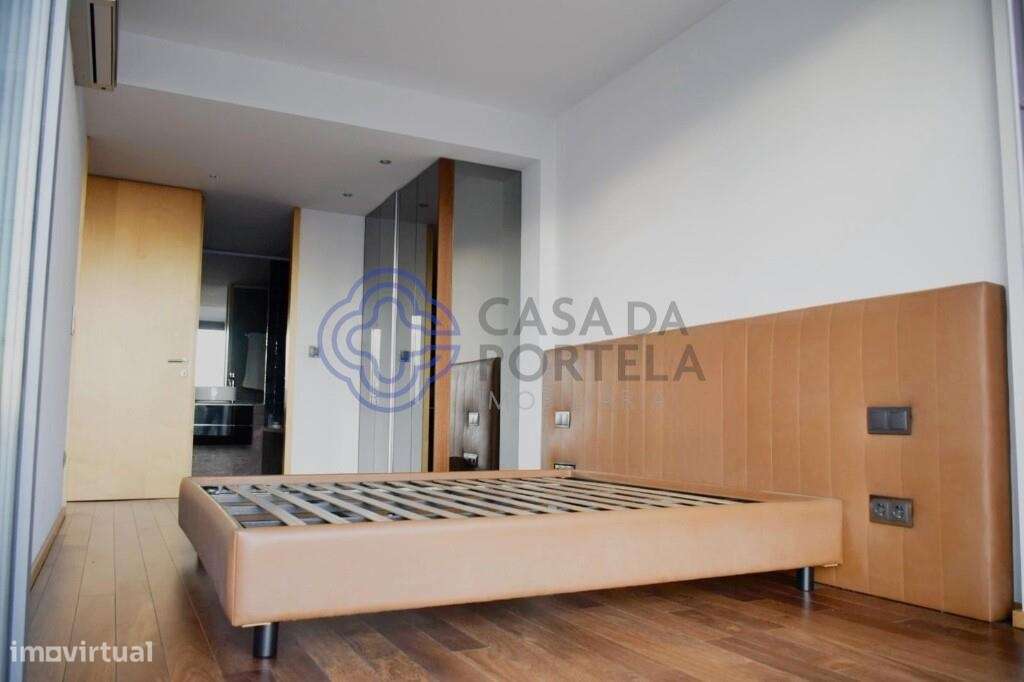 T2 com varanda e lugar de garagem, na Alameda das Antas, Porto - Grande imagem: 4/24