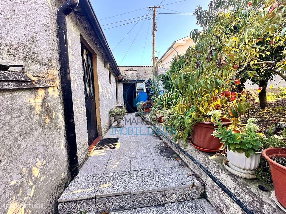 Moradia T3 com jardim e terreno | Lousado-5