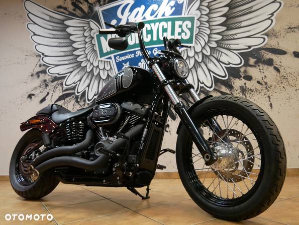 Harley-Davidson Softail Street Bob - 1