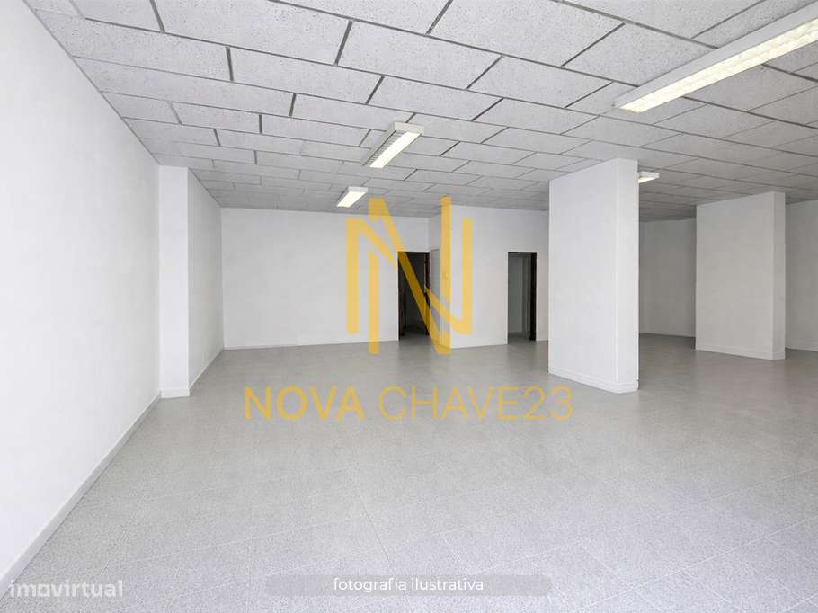 Loja 141 m² | 2 Divisões | 2 WCs | Elevado Potencial de Transformação-4