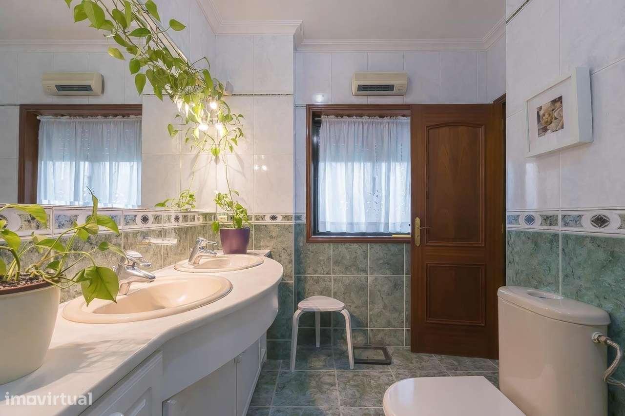 Moradia T4 exclusiva | Piscina| Zona Agrícola | Junto à Praia-21