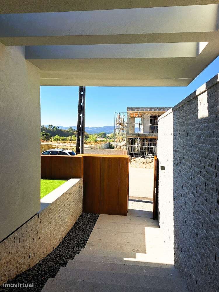 Moradias T3+1 Exclusivas – Inovação, Conforto e Design Moderno-5