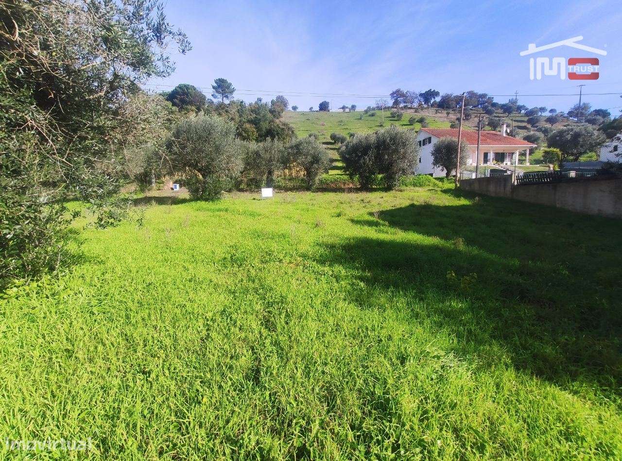 Terreno com possibilidade de construção a 2 Km da Cidade de Ourém - Grande imagem: 2/9