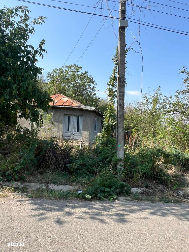 Casa batraneasca + teren 2474mp zona Merei-0